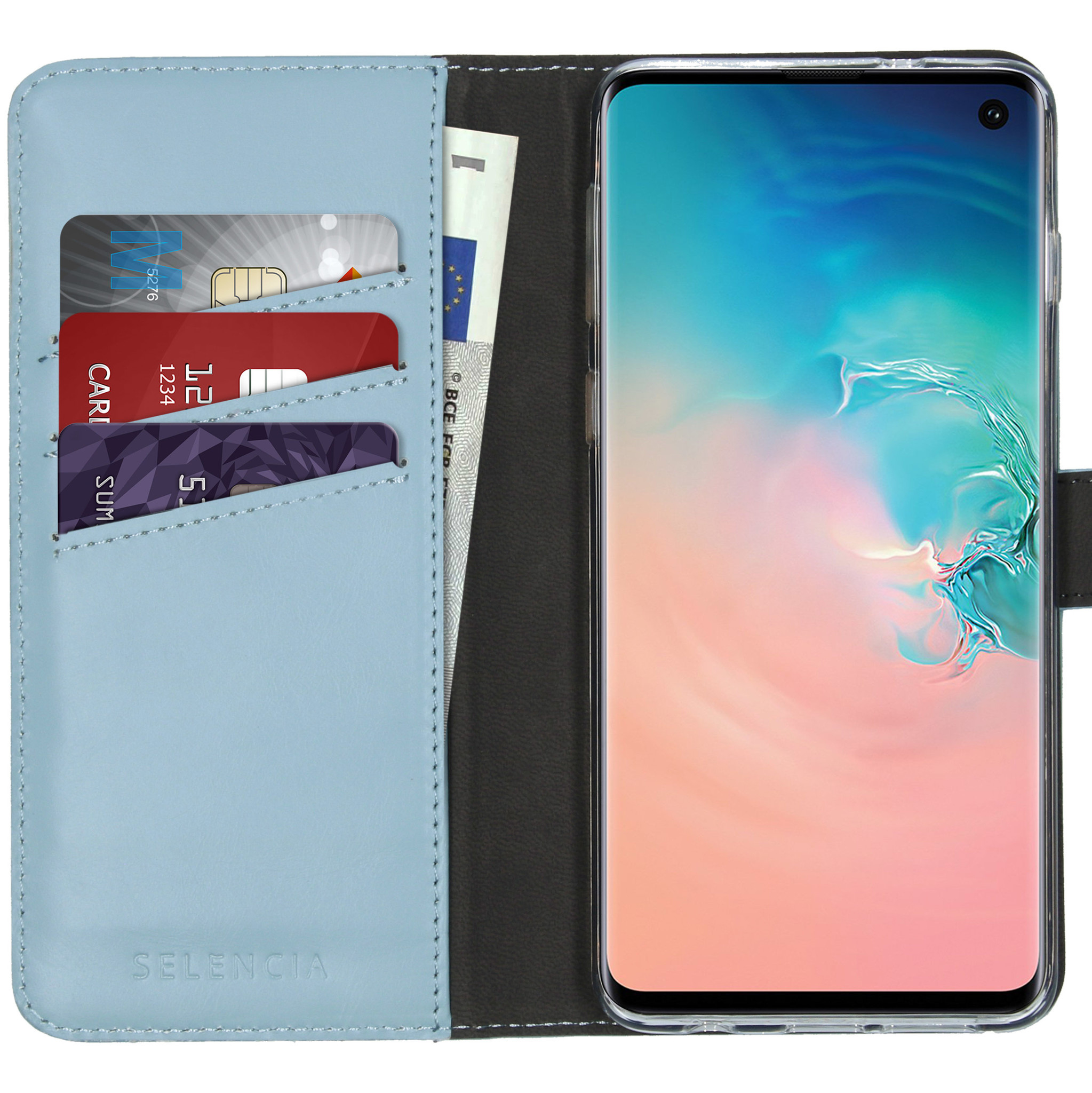 Een lichtblauwe telefoonhoes met een smartphone en creditcards. De telefoon staat rechts.
