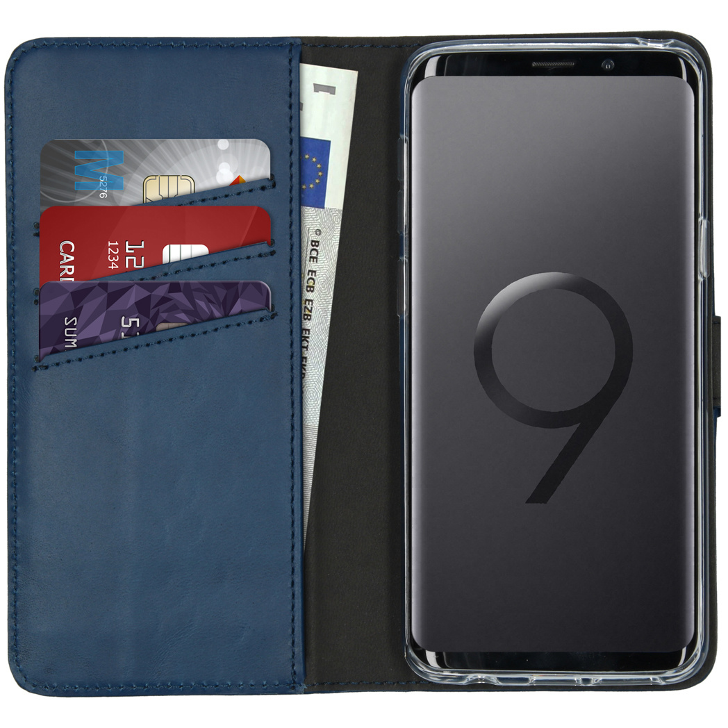 Étui de téléphone bleu avec téléphone à droite. Cartes de crédit et argent à l'intérieur.