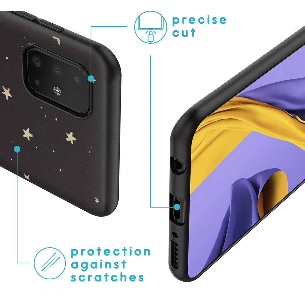 Zwarte telefoonhoes met sterrenpatroon, precieze uitsparingen en bescherming tegen krassen. Telefoonscherm toont geel en paars.