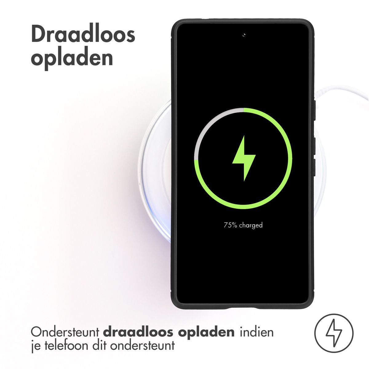 Un telefono si ricarica in modalità wireless su un pad. Lo schermo del telefono mostra un simbolo di ricarica e il 75% di carica. Testo olandese.