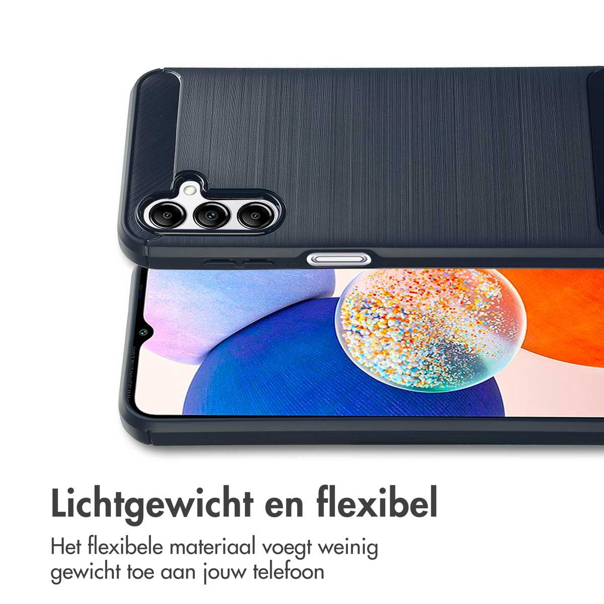 Une coque de téléphone bleu foncé sur un téléphone. La coque est en haut, et l'écran affiche un design orange et bleu.