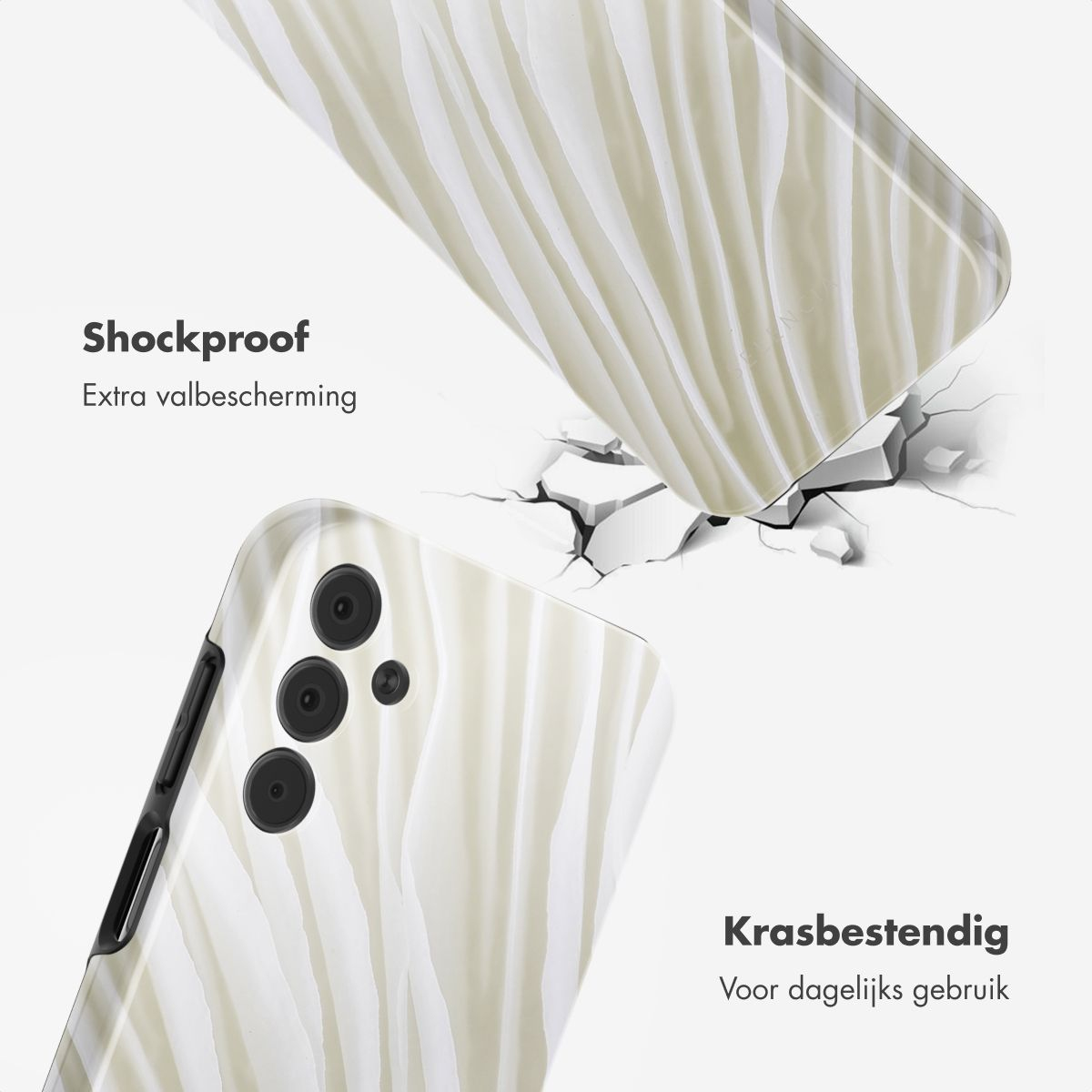 Telefoonhoesjes met wit zebrapatroon. Eén hoesje valt, de andere staat onderaan. De achtergrond is wit, er verschijnen scheuren.