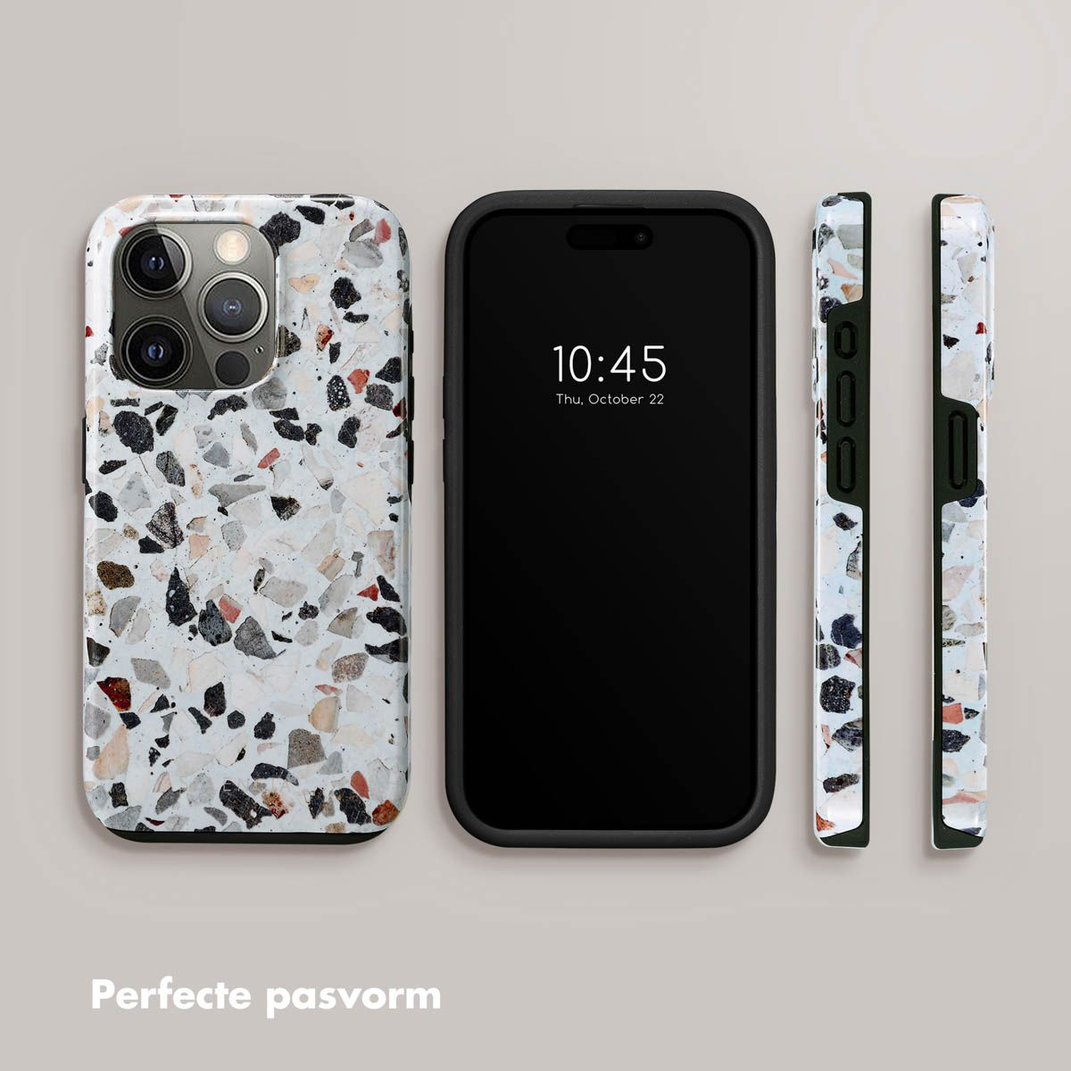 Un téléphone et deux coques avec un motif terrazzo. Le téléphone affiche l'heure 10h45. Les coques sont devant et de profil.