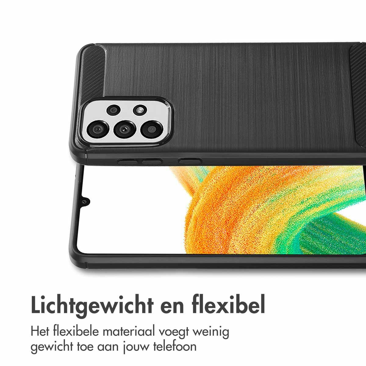 Une coque de téléphone noire avec dos texturé et module caméra. L'écran affiche un motif coloré.