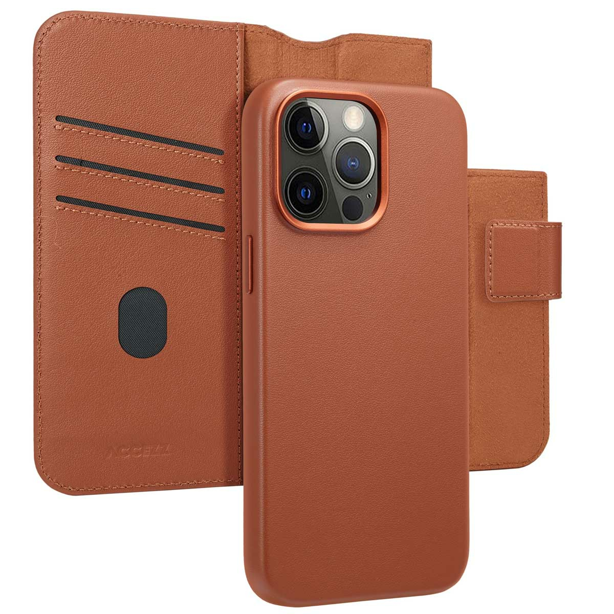 Una custodia per telefono in pelle marrone con portafoglio. La custodia ha un ritaglio per la fotocamera e una chiusura magnetica.