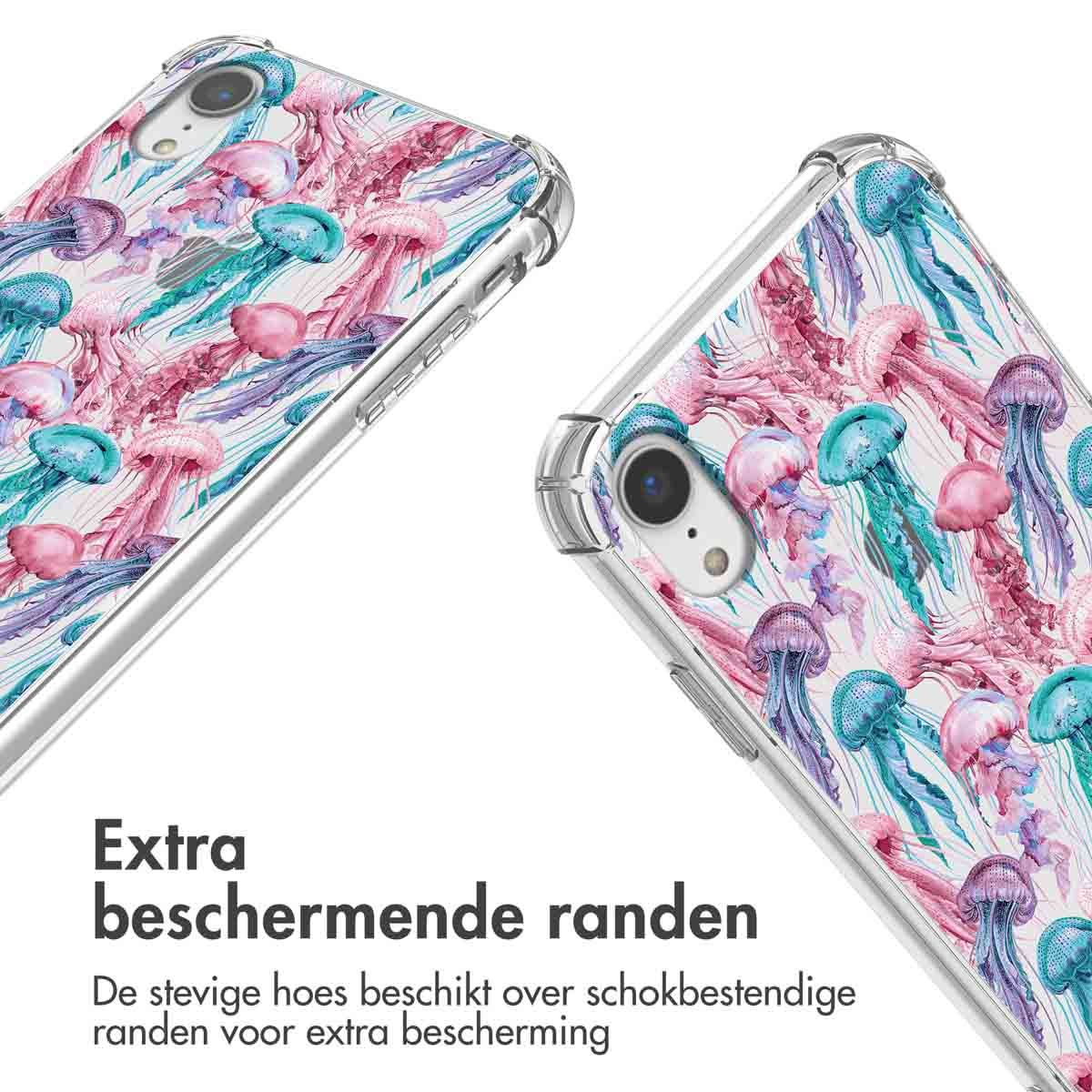 Twee telefoonhoesjes met kwallendesign. Een hoesje heeft een roze, blauw en paars kleurenschema. Tekst: extra beschermende randen.