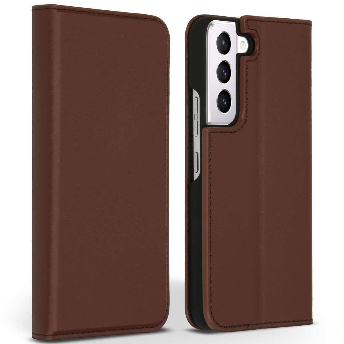 Un étui de téléphone en cuir marron est ouvert, révélant un smartphone. L'étui est sur une surface blanche.