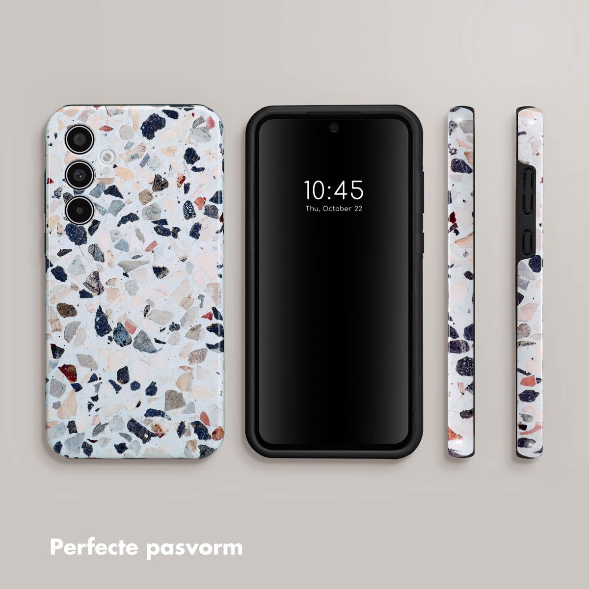 Un smartphone et trois coques, toutes avec un motif terrazzo. Le téléphone affiche 10h45. Les coques sont sur le côté et en haut.
