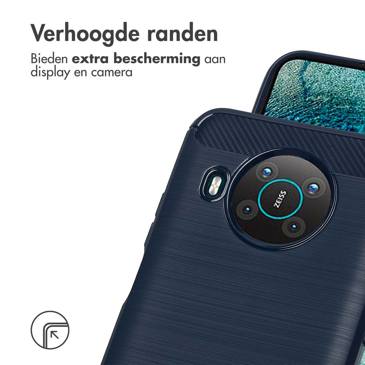 Dunkelblaue Handyhülle mit erhöhten Rändern. Ein Telefon ist sichtbar, mit ZEISS-Kameralinse. Niederländischer Text: 'Erhöhte Kanten' und 'extra Schutz'.