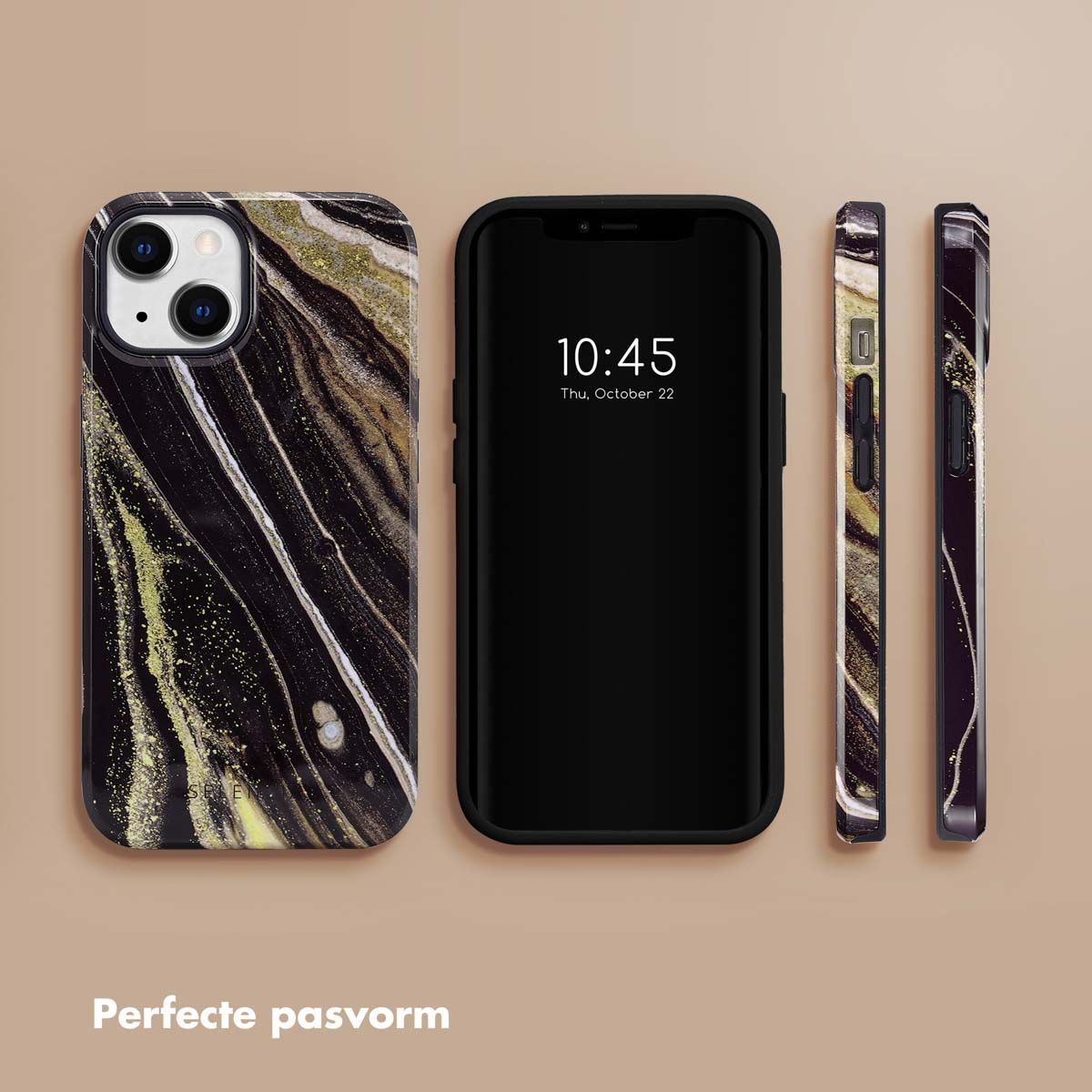 Un téléphone avec un étui en marbre, affichant l'heure et la date. Le téléphone et l'étui sont sur une surface brun clair.