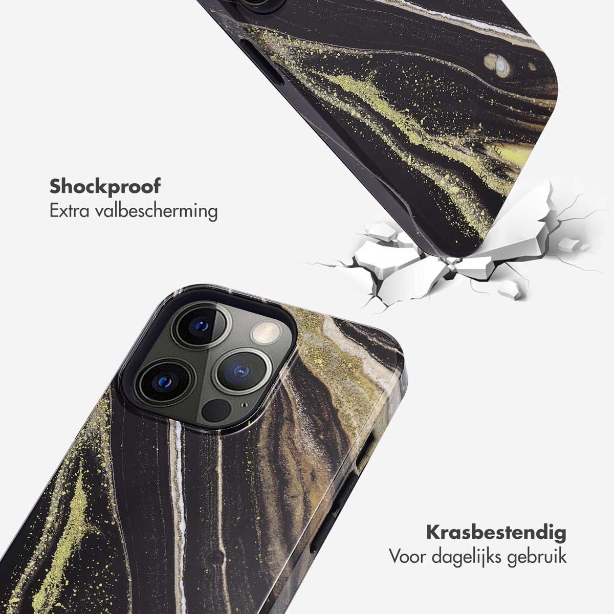 Deux coques de téléphone avec un design en marbre. L'une semble fissurer une surface. Le texte dit 'Antichoc' et 'Résistant aux rayures'.
