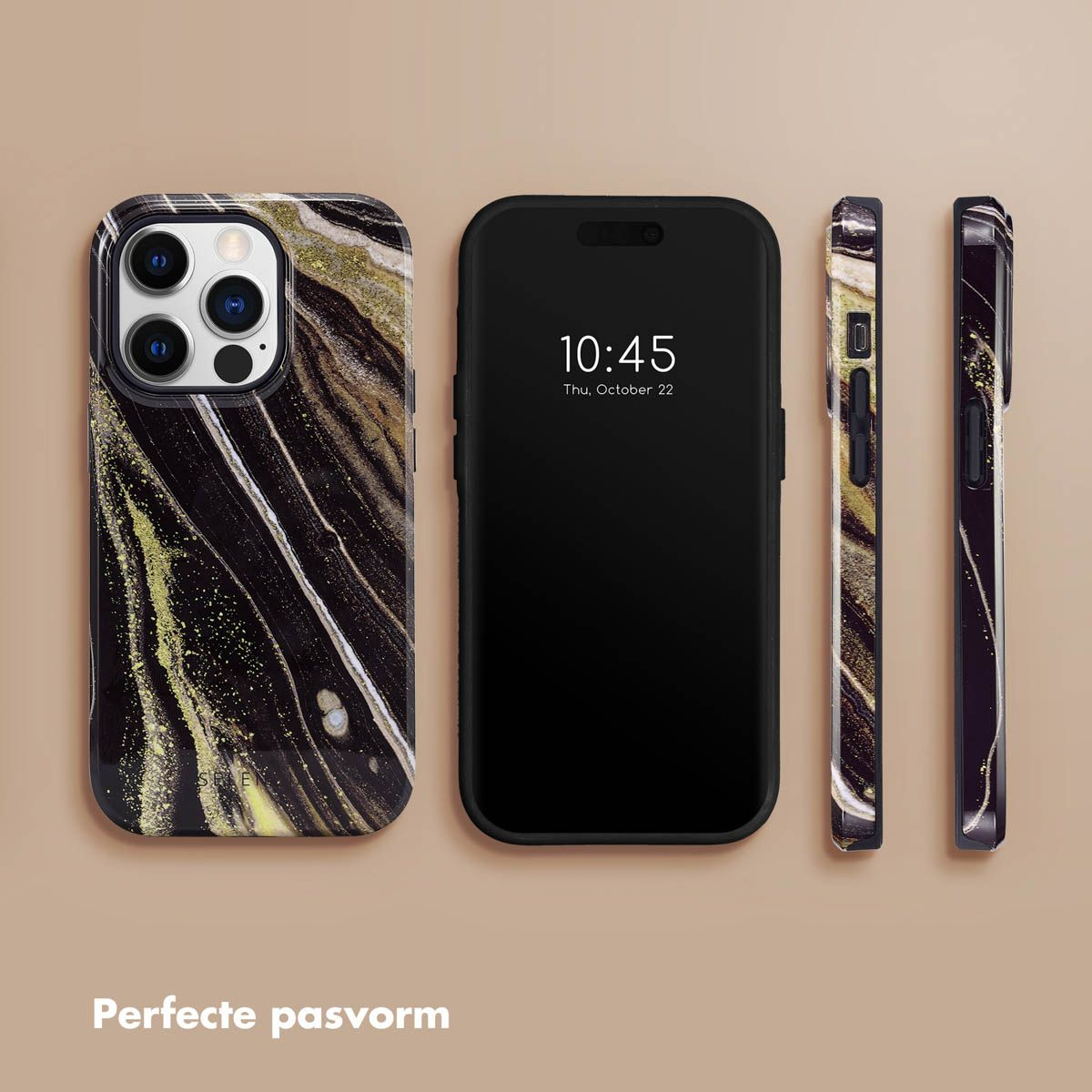 Un telefono e custodie con un design marmorizzato. Il telefono mostra l'ora. Le custodie sono nere e oro.