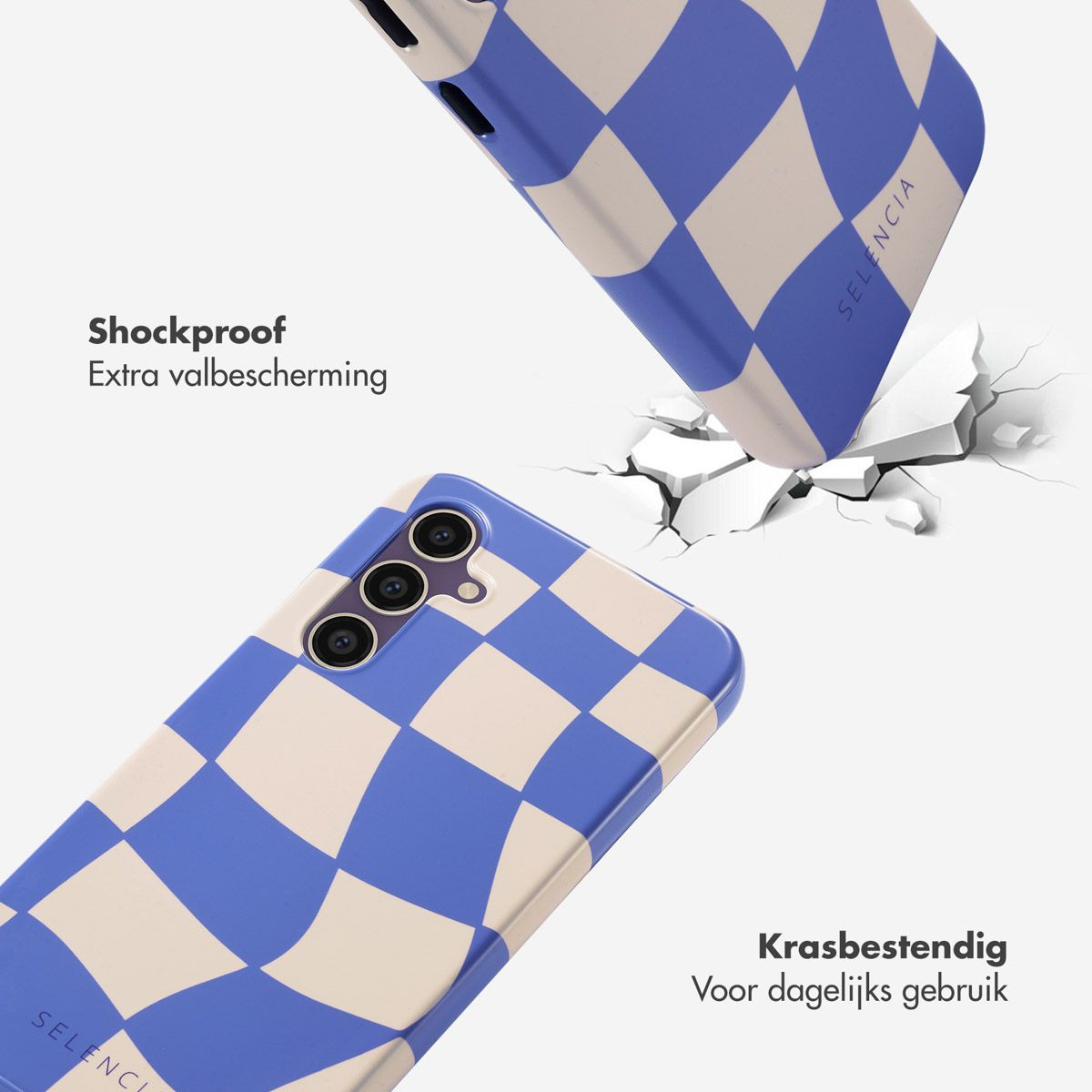 Des coques de téléphone à motifs à carreaux bleus et blancs sont présentées. Une coque brise une surface. Le texte indique 'Antichoc' et 'Résistant aux rayures'.