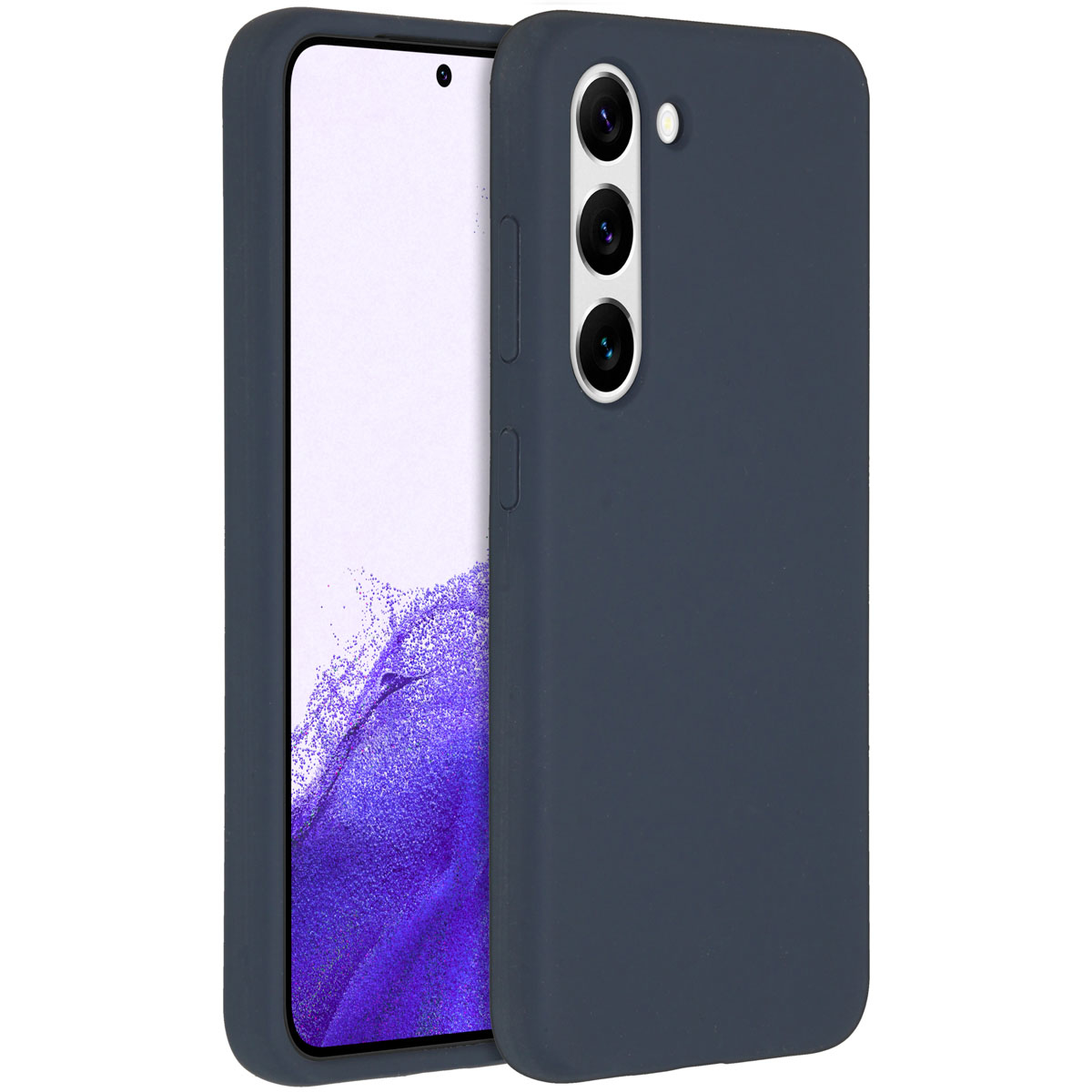 Donkerblauwe telefoonhoes naast een smartphone met verlicht scherm. De hoes heeft drie cameralenzen en een flitser.