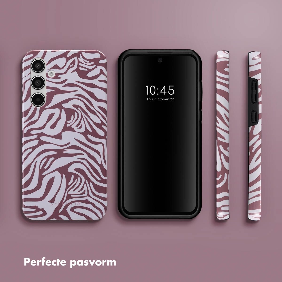 Een telefoon en drie hoesjes met een zebra-achtig patroon. De telefoon toont de tijd 10:45. Hoesjes op een roze achtergrond.