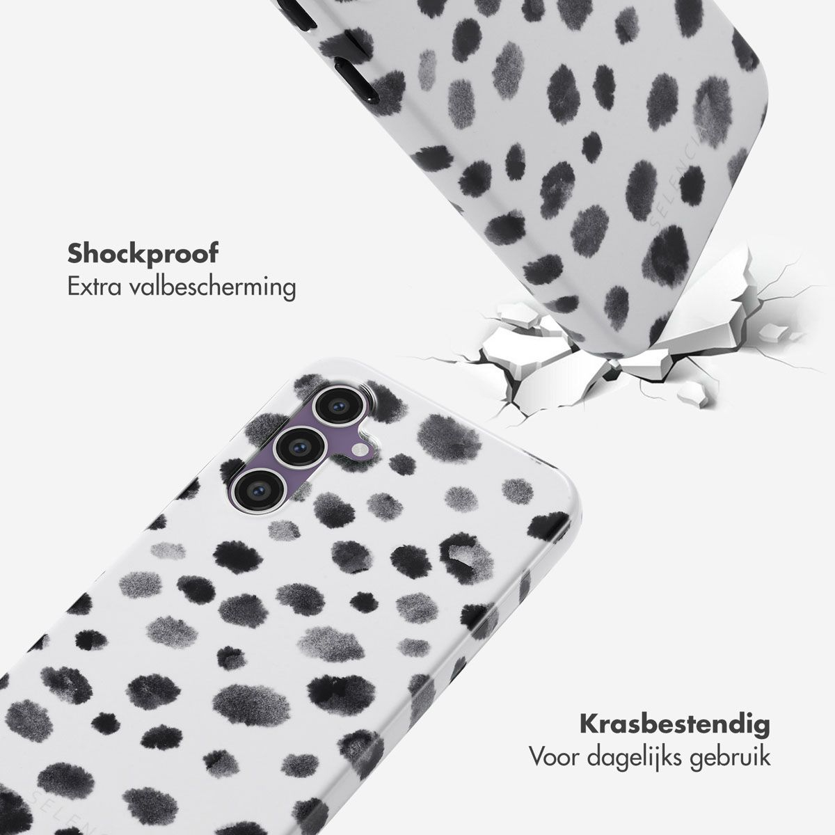 Deux coques de téléphone avec des taches noires sur fond blanc. Une coque brise une surface blanche. Texte sur le côté.