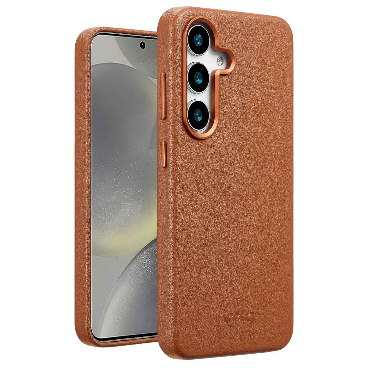 Een bruine leren telefoonhoes met een telefoon erin. De hoes heeft drie cameralenzen. Het telefoonscherm is zichtbaar.