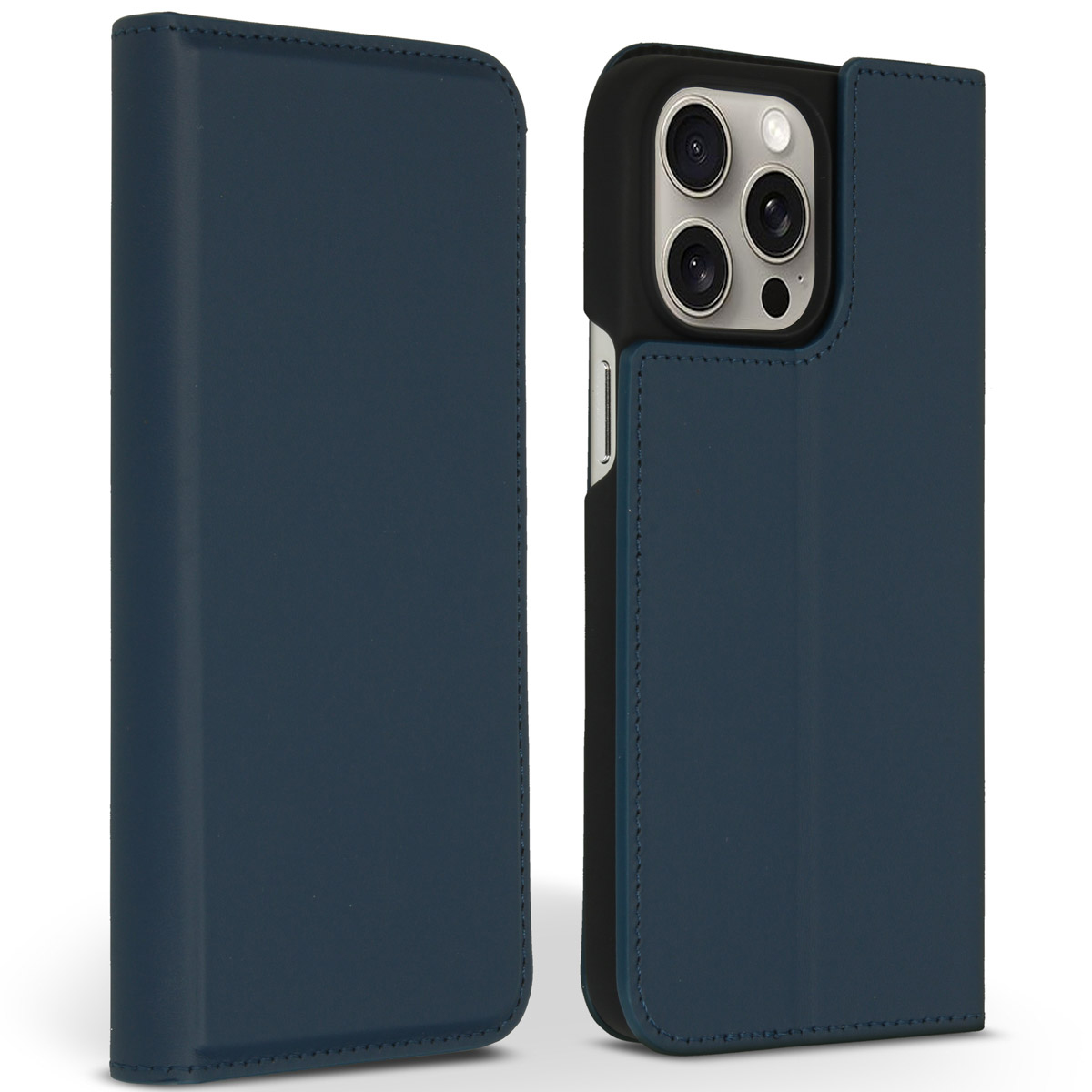 Un étui de téléphone bleu foncé ouvert à côté d'un étui fermé, montrant les lentilles de l'appareil photo du téléphone. Les deux étuis sont en simili cuir.