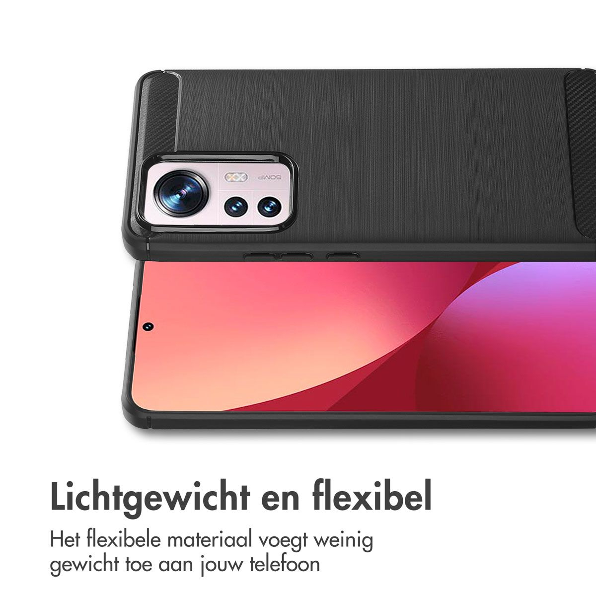 Une coque de téléphone avec un dos noir texturé et un écran de téléphone affichant des teintes roses. La coque est sur une surface blanche.