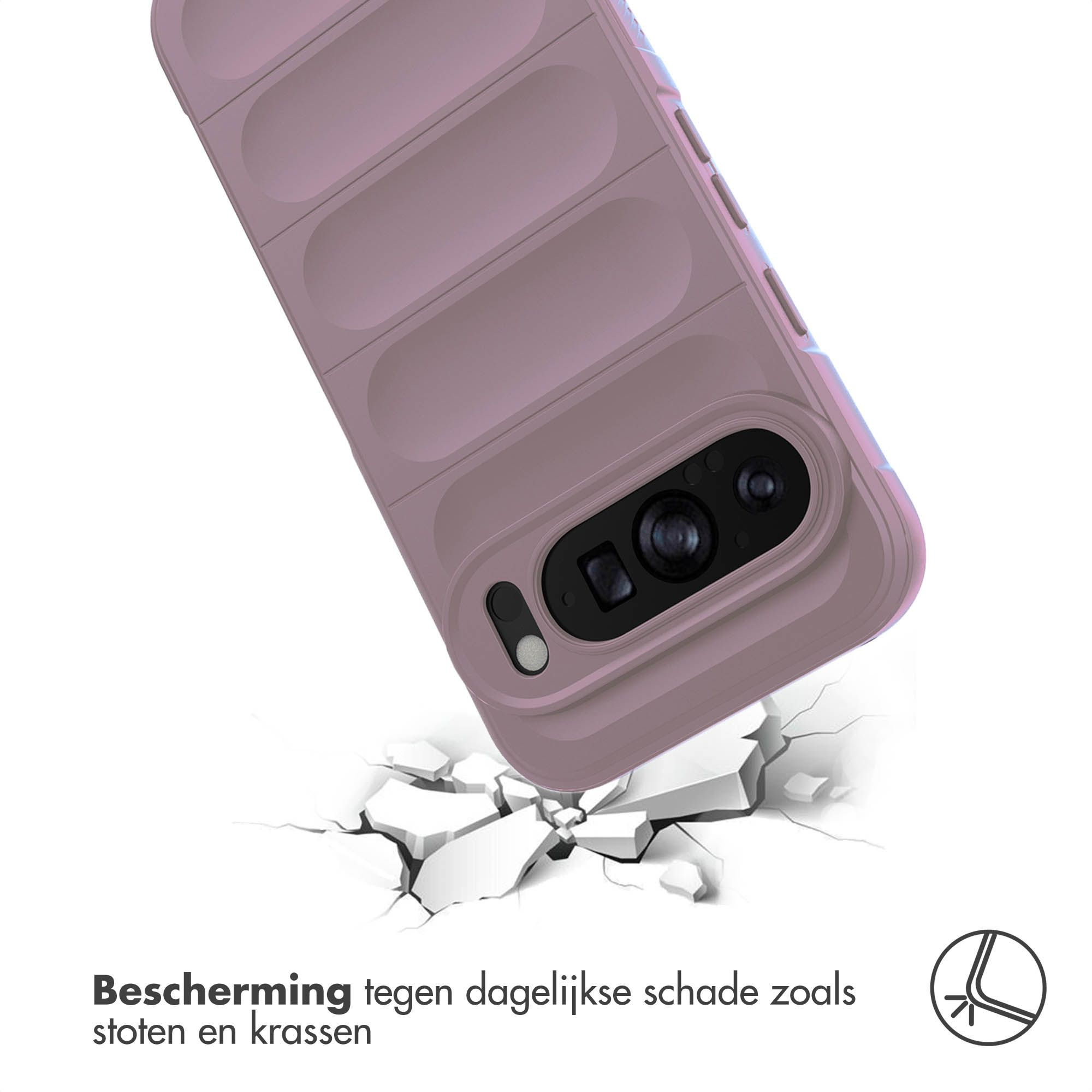 Een telefoonhoesje breekt een oppervlak. De hoes is roze en heeft een uitsparing voor de camera. Tekst onderaan: 'Bescherming tegen dagelijkse schade'.