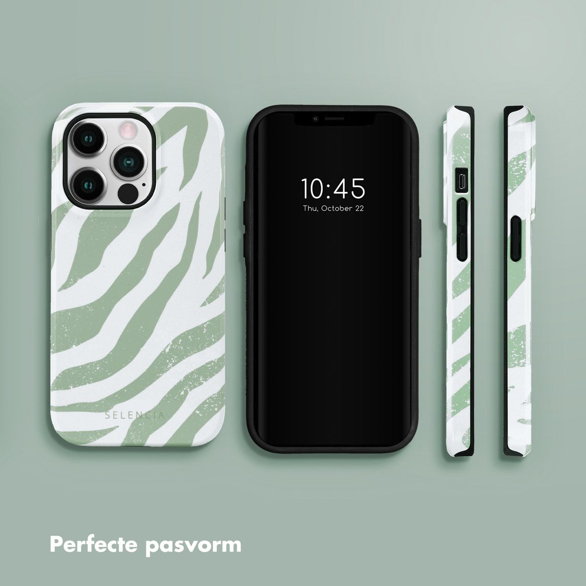 Sono esposti tre telefoni e due custodie. I telefoni sono neri, uno mostra l'ora. Le custodie hanno un motivo zebrato.