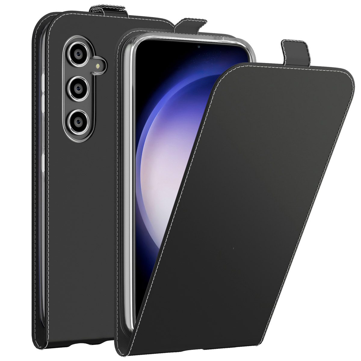 Zwarte telefoonhoes met stiksels, open om een telefoonscherm te onthullen. De achterkant heeft drie camera's.