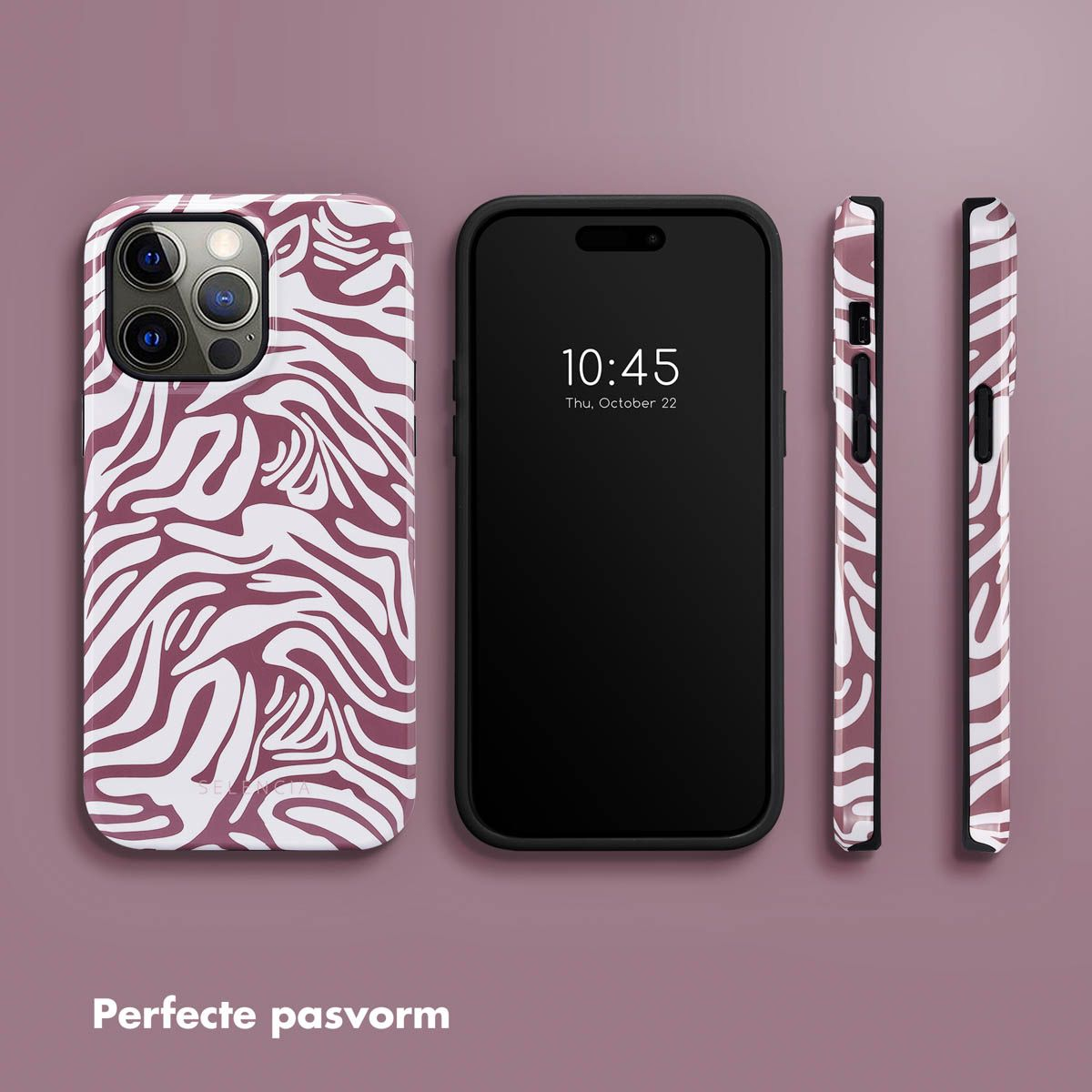 Een telefoon en hoesjes met een zebra-streepjespatroon in wit en bordeaux. De telefoon toont 10:45 en donderdag 22 oktober.
