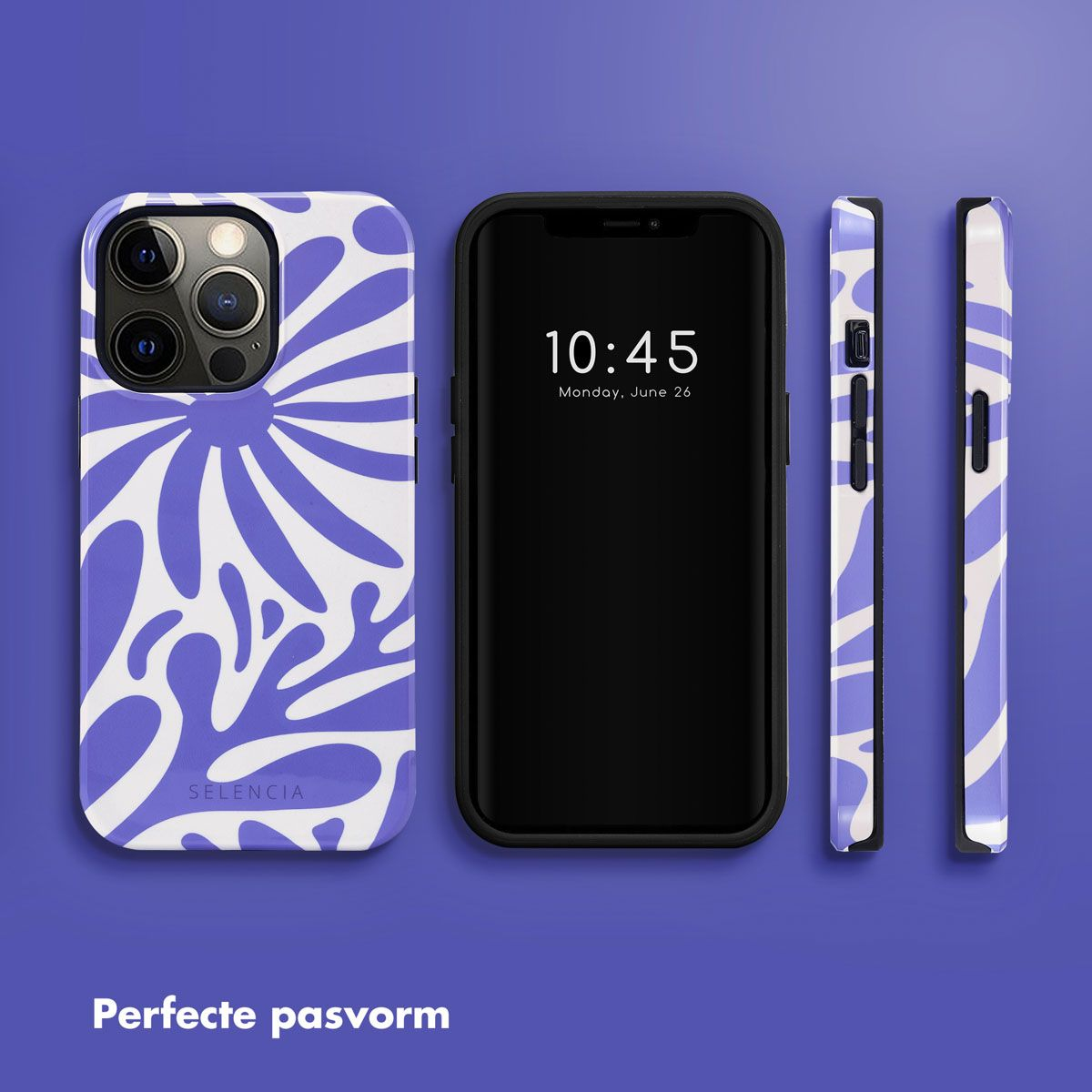 Een telefoon en drie hoesjes. De telefoon toont de tijd. De hoesjes zijn wit met paarse abstracte bloemmotieven. De achtergrond is paars.