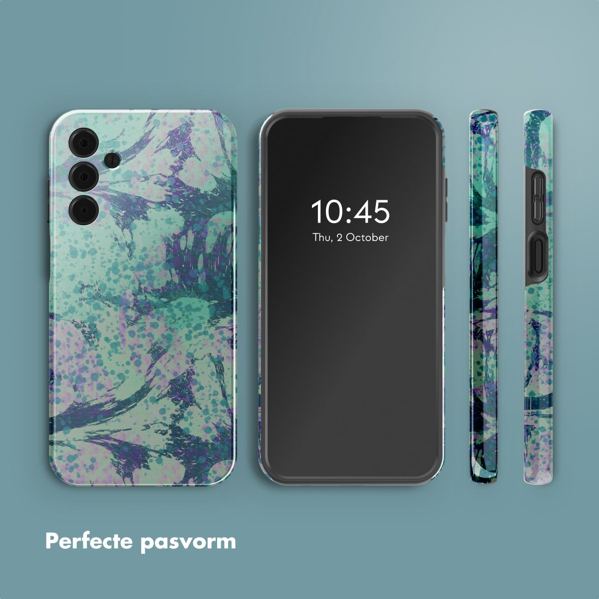 Een telefoon en hoesjes met een abstract ontwerp in blauwgroen en paars. De telefoon toont de tijd 10:45 uur op 2 oktober.
