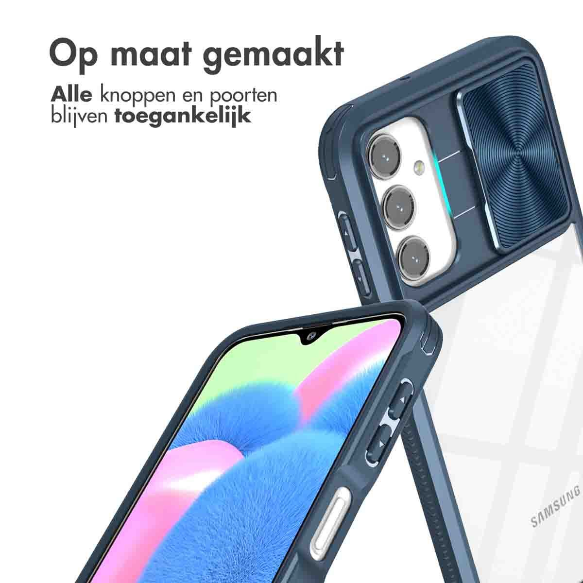 Eine Handyhülle mit einem Handy. Die Hülle ist dunkelblau, der Bildschirm sichtbar. Niederländischer Text: 'Op maat gemaakt'.
