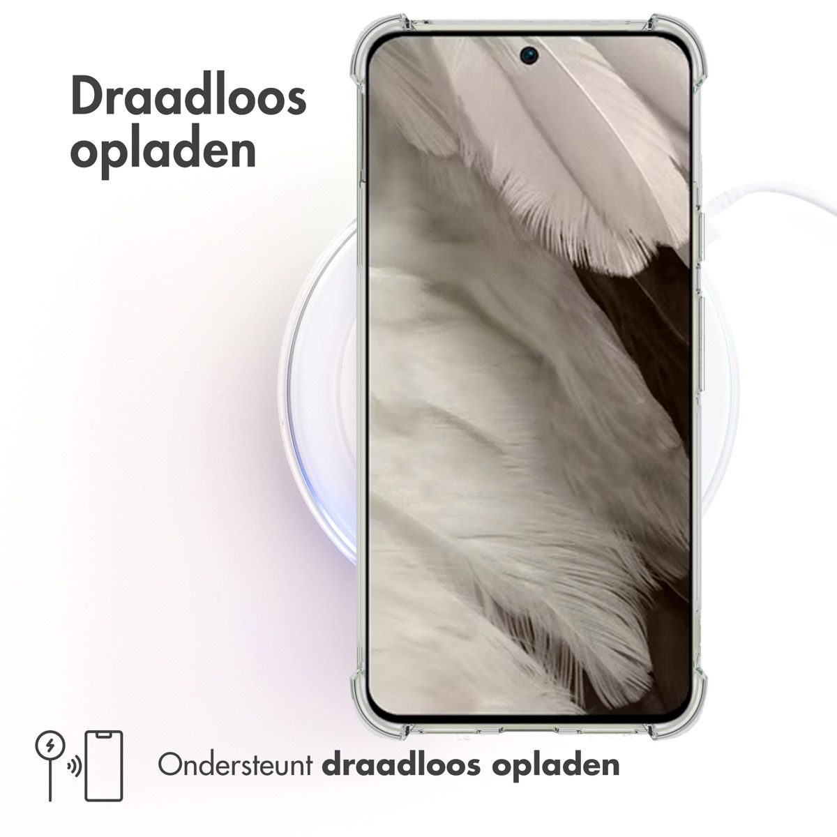 Téléphone sur chargeur sans fil. Le téléphone affiche des plumes blanches. Texte : Recharge sans fil.