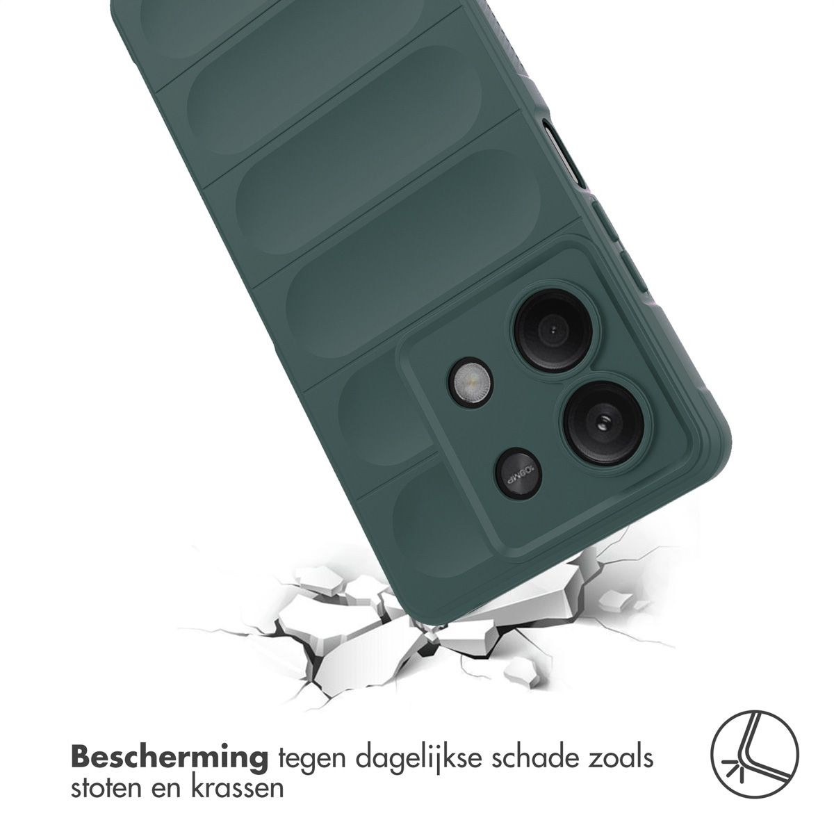 Een groene telefoonhoes valt op een gebarsten witte grond. De hoes heeft meerdere cameralenzen.