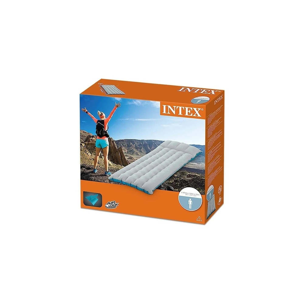 Bir Intex kutusu, bir dağda kolları havada bir kişi ve gri bir hava yatağı gösteriyor.