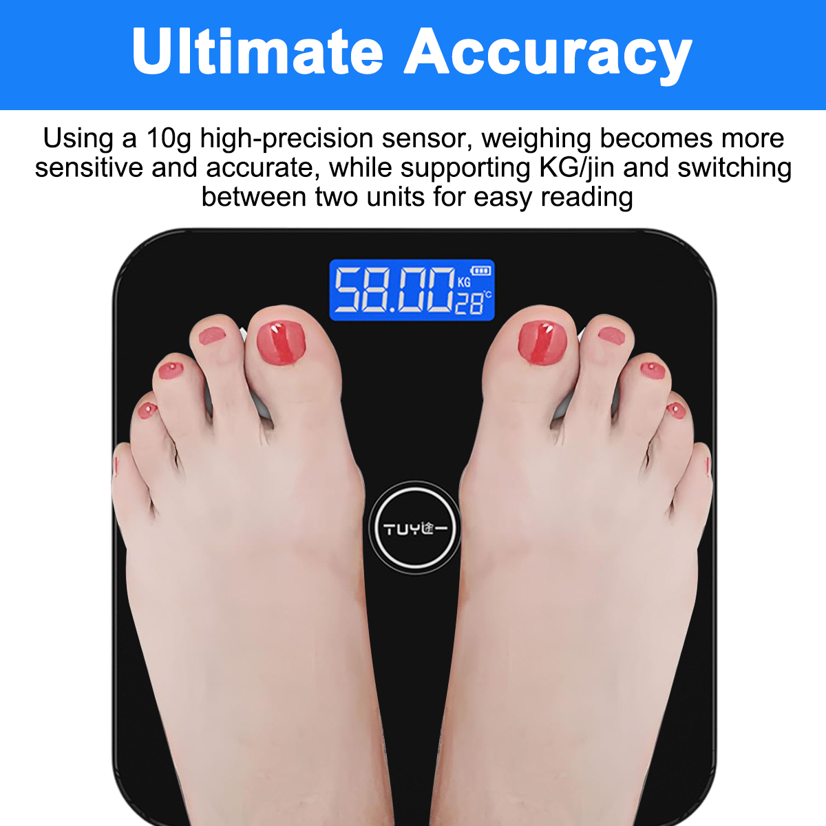 Füße auf einer schwarzen Digitalwaage, die 58,00 kg und 28 °C anzeigt. Roter Nagellack auf den Zehen. Der Text oben lautet 'Ultimate Accuracy'.