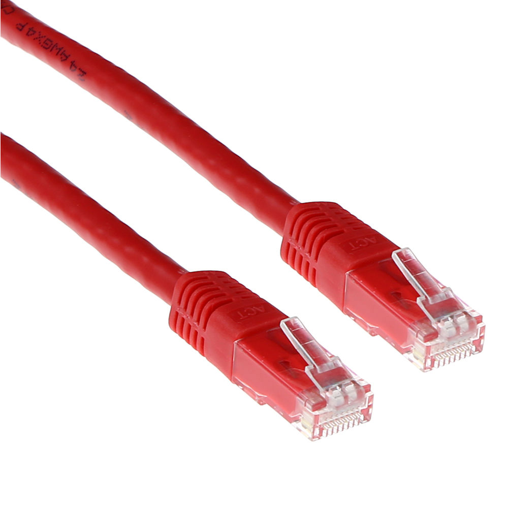 Twee rode Ethernet-kabels met transparante connectoren. De kabels zijn schuin, tonen de uiteinden en het ACT-merk.