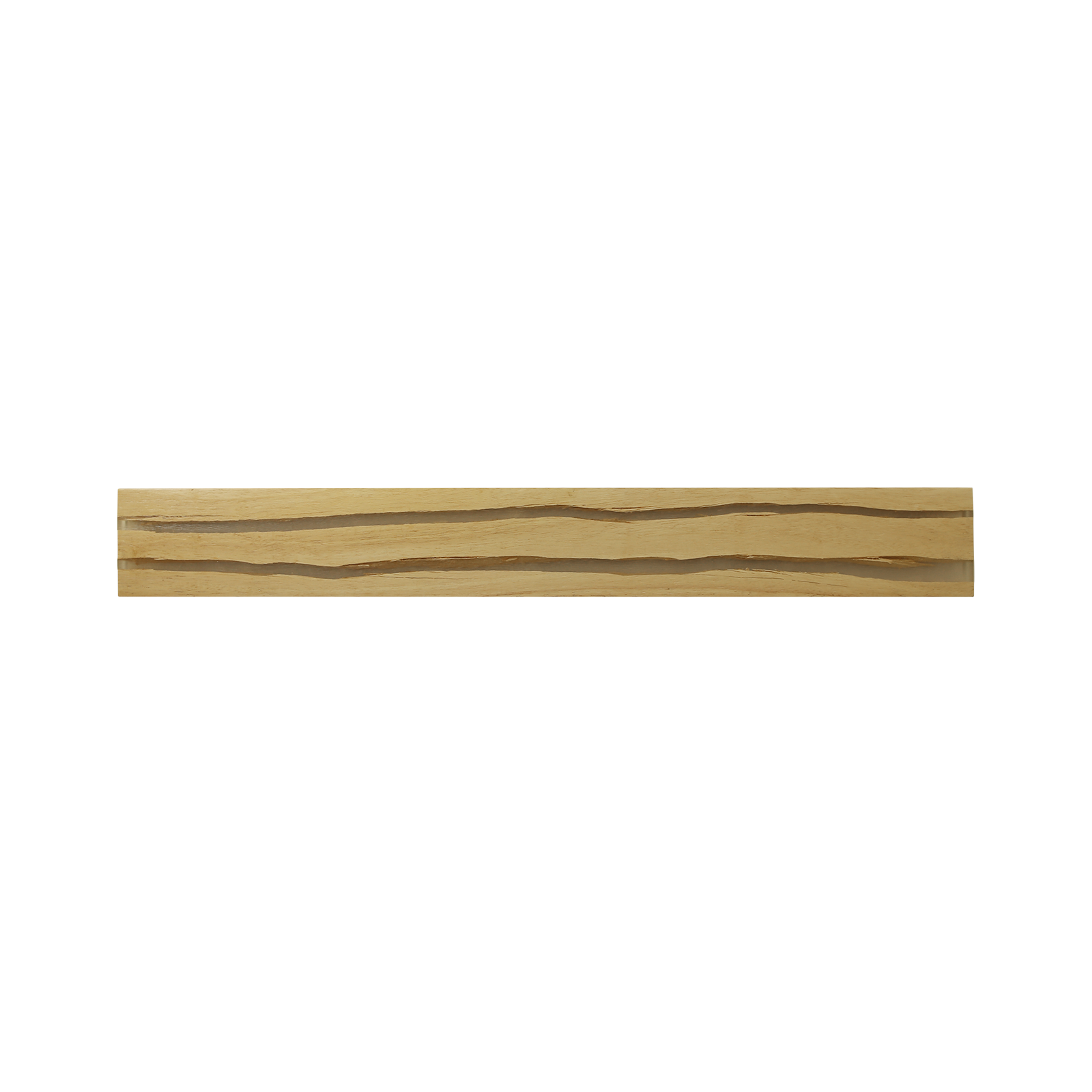 Un oggetto rettangolare in legno con scanalature orizzontali su sfondo bianco.