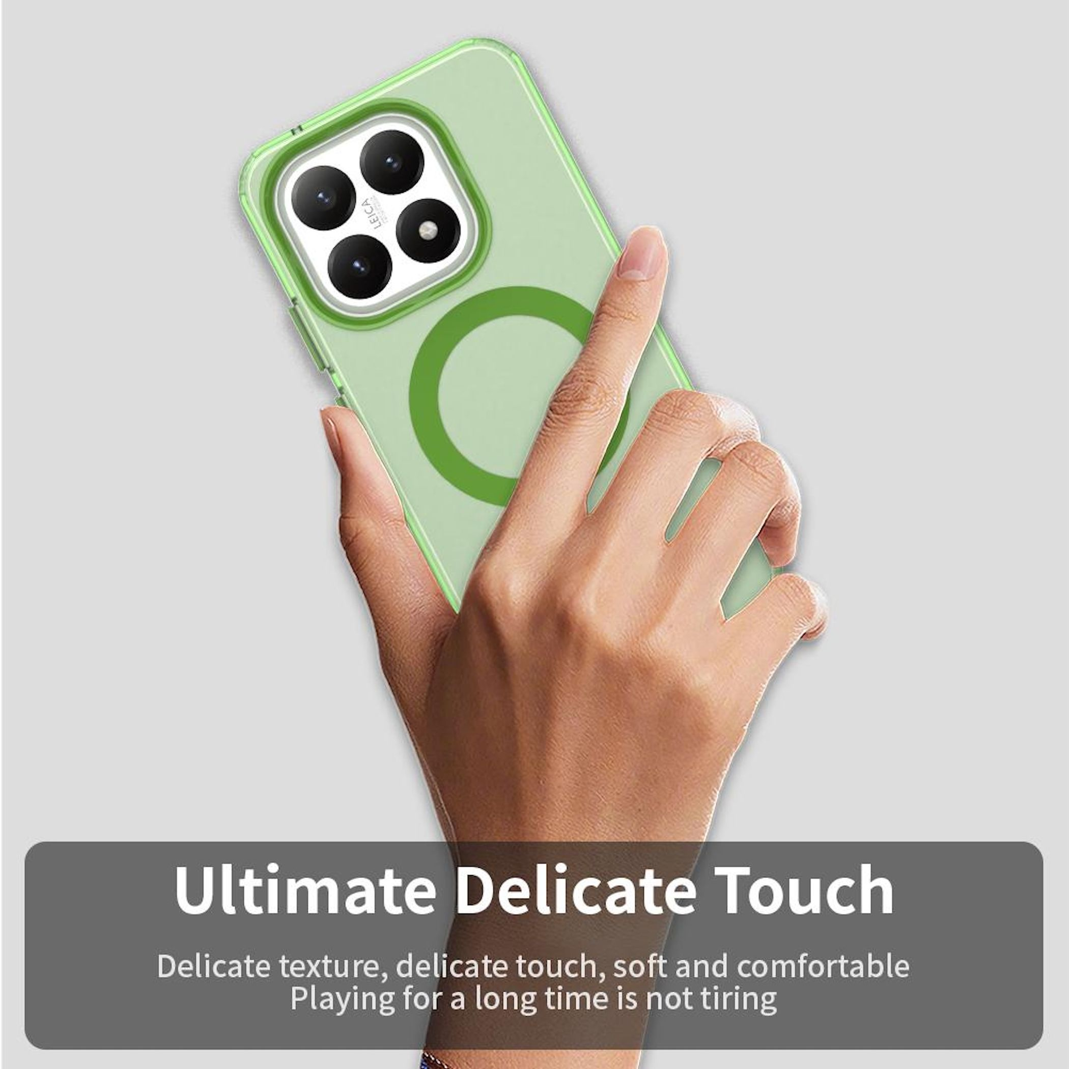 Una mano sostiene un teléfono con una funda verde. La funda tiene un diseño circular. El texto dice 'Ultimate Delicate Touch'.