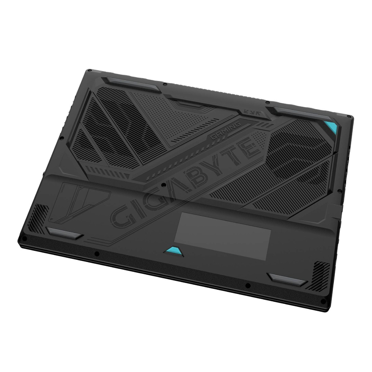 Schwarze Gigabyte Gaming-Laptop-Unterseite. Mit strukturierten Oberflächen, Lüftungsschlitzen und dem Gigabyte-Logo. Türkisfarbene Akzente sind sichtbar.