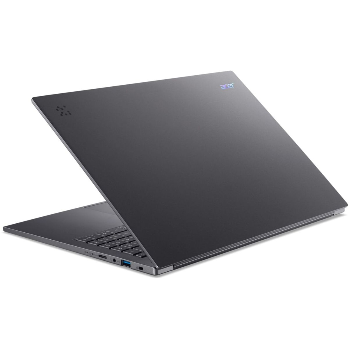 Ciemnoszary laptop Acer jest lekko otwarty, pokazując klawiaturę. Logo Acer jest widoczne w prawym górnym rogu.