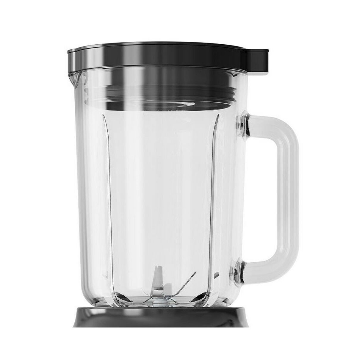 Un boccale per frullatore trasparente con coperchio e manico neri. Lame in acciaio inox visibili. La base è nera.
