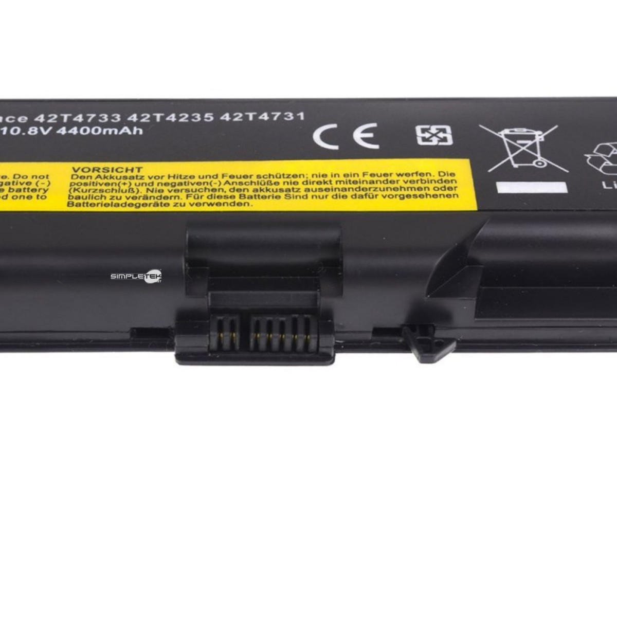Batteria nera per laptop con testo e avvertenze. Presenta un connettore ed etichette, inclusi i dettagli sulla tensione e sulla capacità.