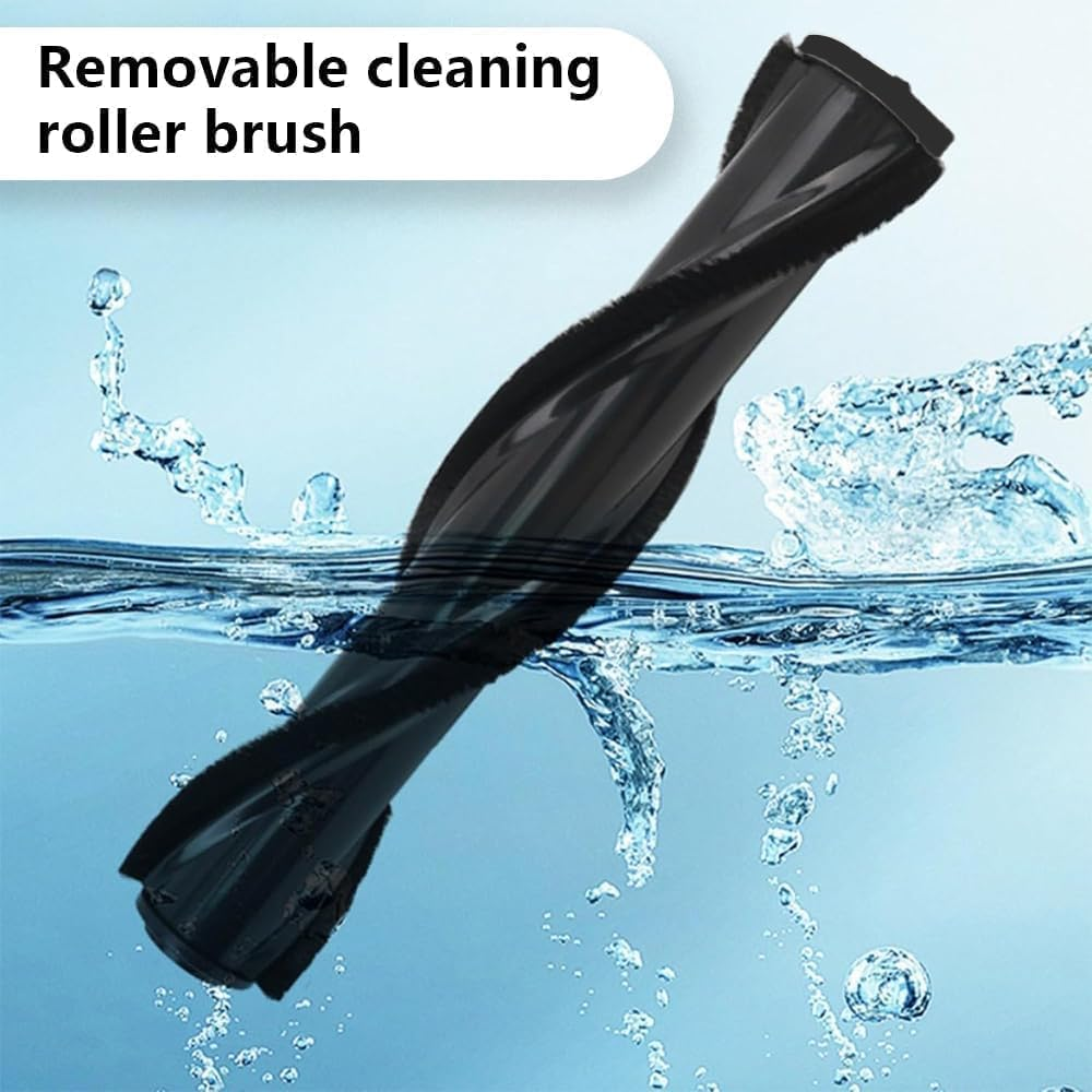 Eine schwarze, abnehmbare Reinigungsbürste, die in Wasser getaucht ist. Wasserspritzer und Blasen umgeben die Bürste.