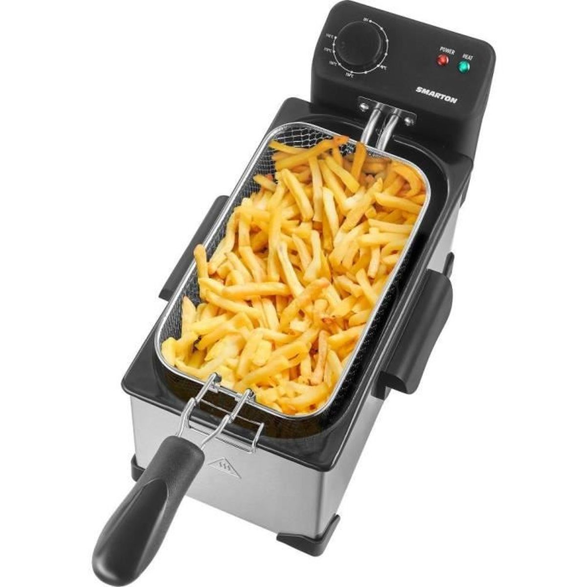 Una friggitrice con un cestello pieno di patatine fritte dorate. La friggitrice è nera e argento con un pannello di controllo e una spia di alimentazione.