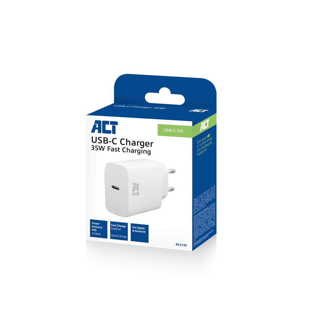 Un chargeur USB-C blanc est dans une boîte bleue et blanche. La boîte indique ACT USB-C Charger 35W Fast Charging.