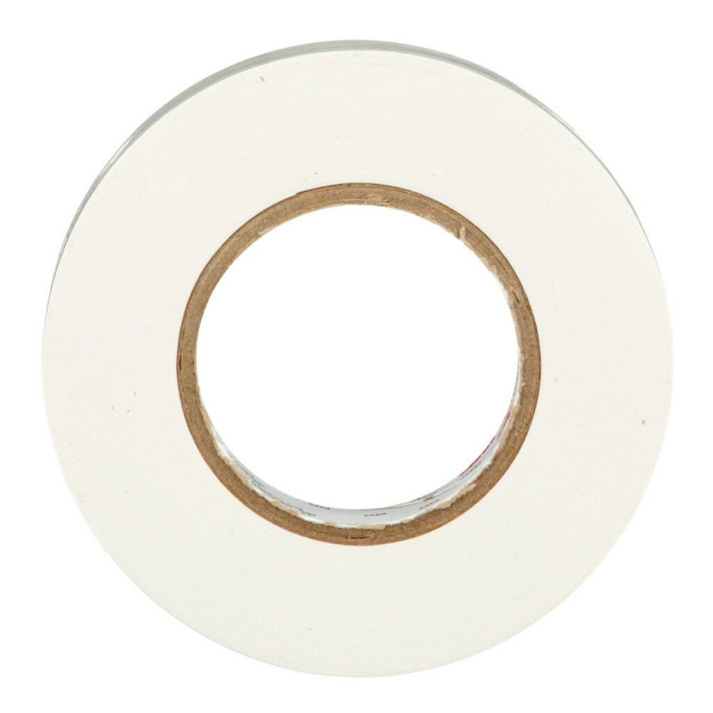 Un rotolo di nastro adesivo bianco con un'anima di cartone marrone è mostrato su sfondo bianco.