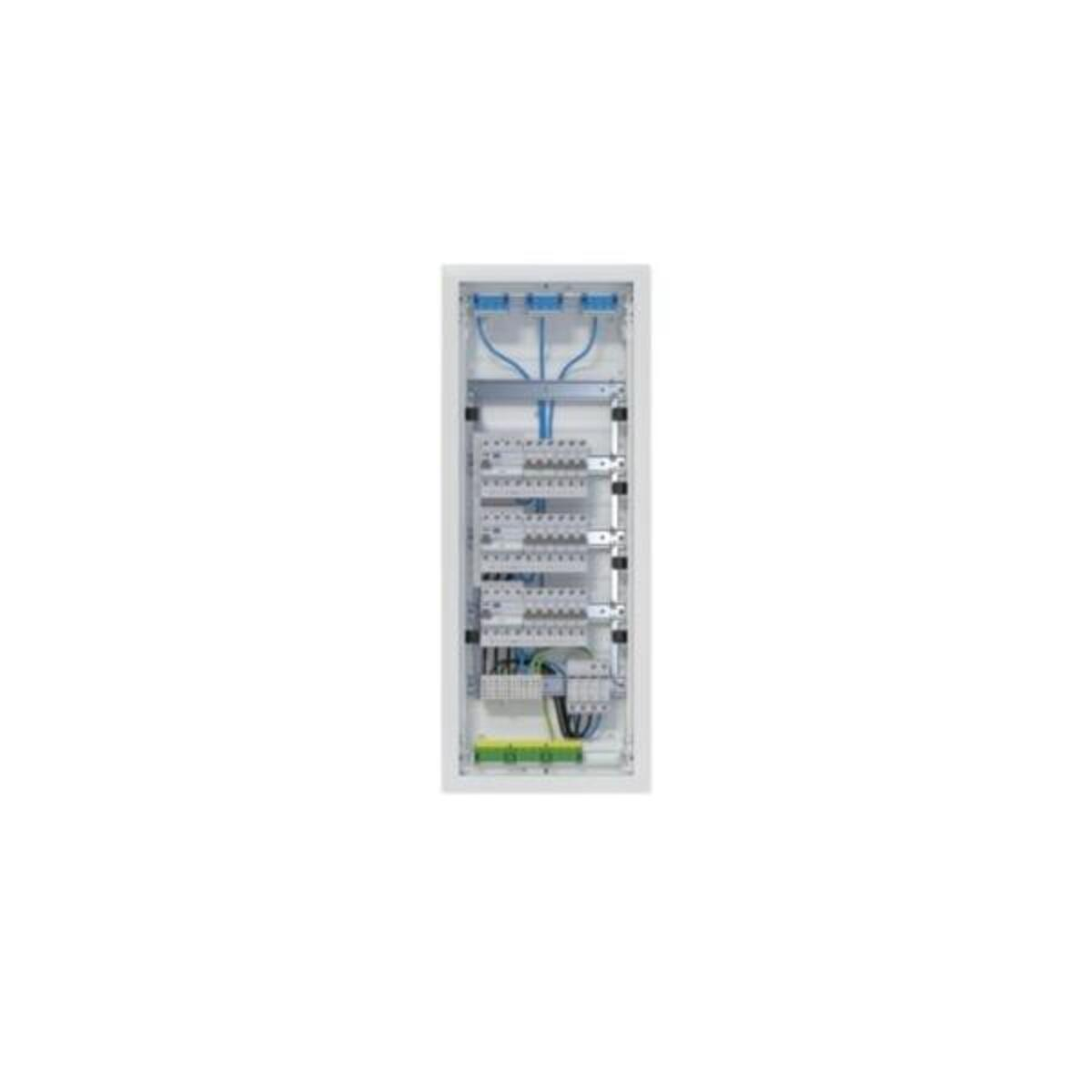 Armadio elettrico aperto con fili, interruttori e morsetti. Colori blu, bianco, verde e grigio. Componenti ordinati all'interno.