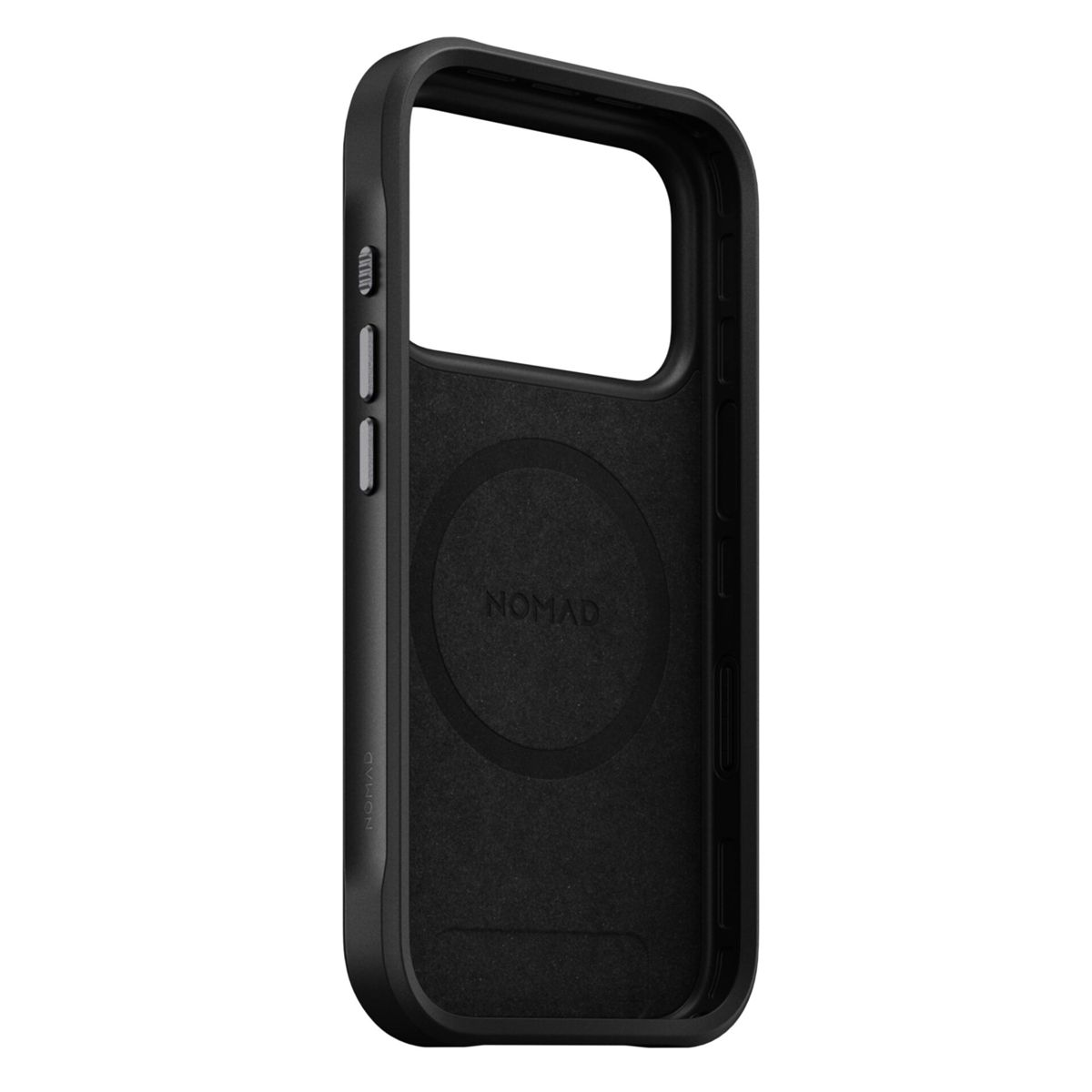 Una custodia nera per telefono. Ha un ritaglio per la fotocamera e i pulsanti. Il marchio NOMAD è visibile all'interno.