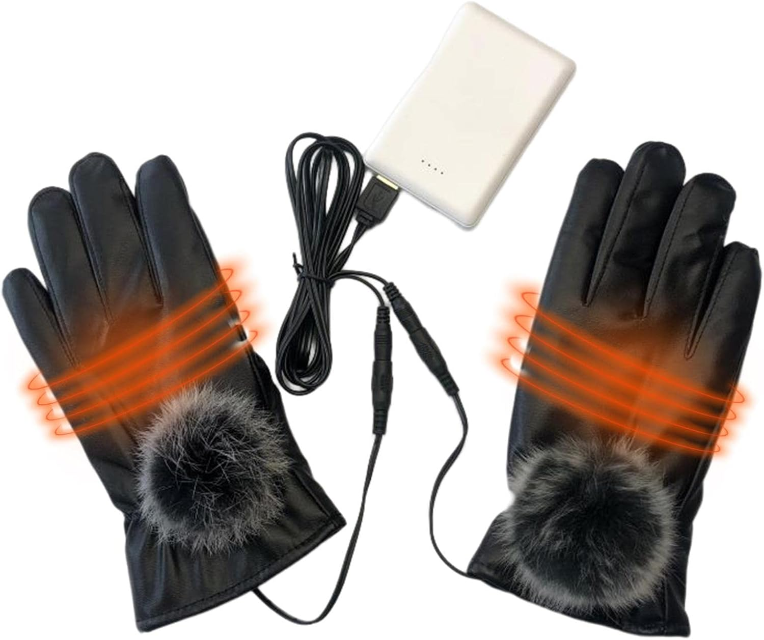 Schwarze beheizte Handschuhe mit Fellbommeln, verbunden mit einer Powerbank über schwarze Kabel. Orangefarbene Heizlinien sind sichtbar.