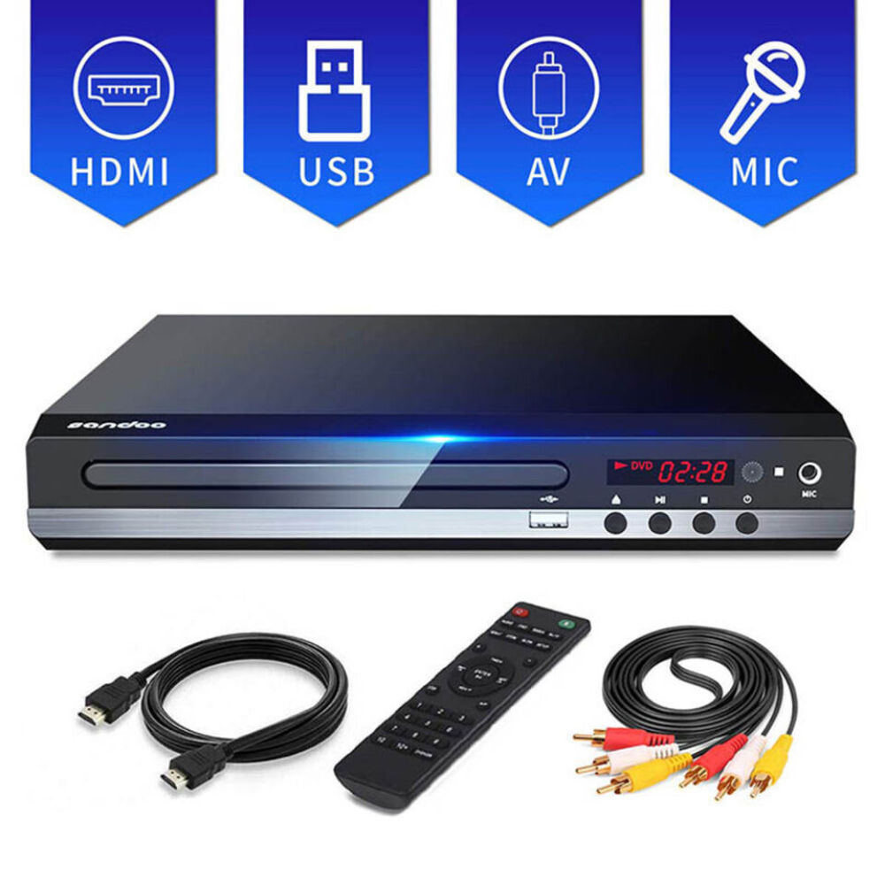 DVD-Player mit HDMI-, USB-, AV- und MIC-Eingängen. Enthält Fernbedienung, Kabel und ein Display mit der Anzeige '02:28'. Weißer Hintergrund.