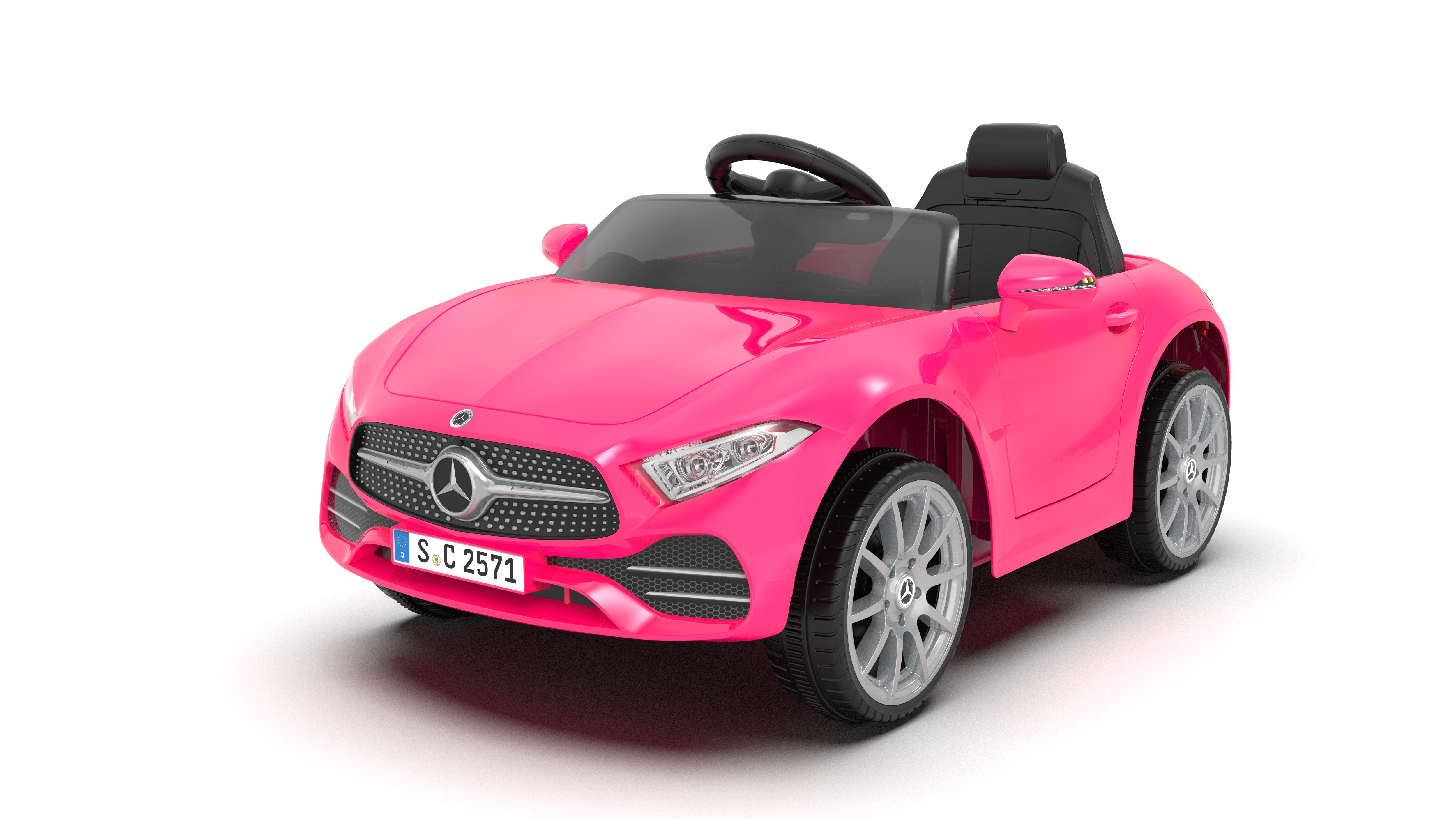 Ein rosa Spielzeugauto mit schwarzem Innenraum und silbernen Rädern auf weißem Hintergrund. Es hat ein Mercedes-Logo.